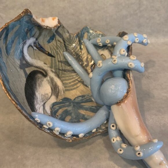 Handmade Shell Art Decor (light blue octopus) - Picture 2 of 7